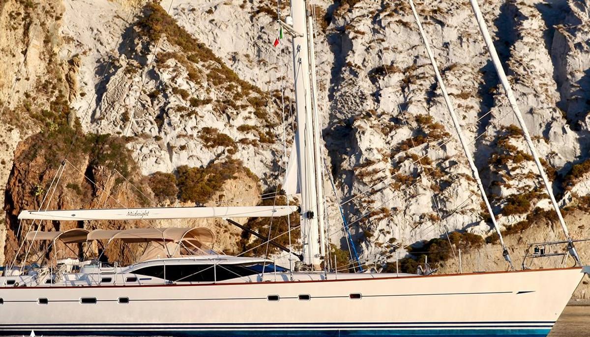 MIDNIGHT yacht charter 2