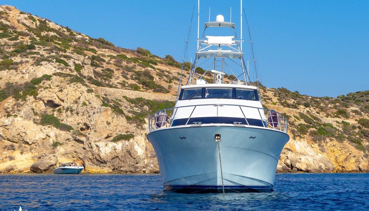 ASTRAPE yacht charter 3