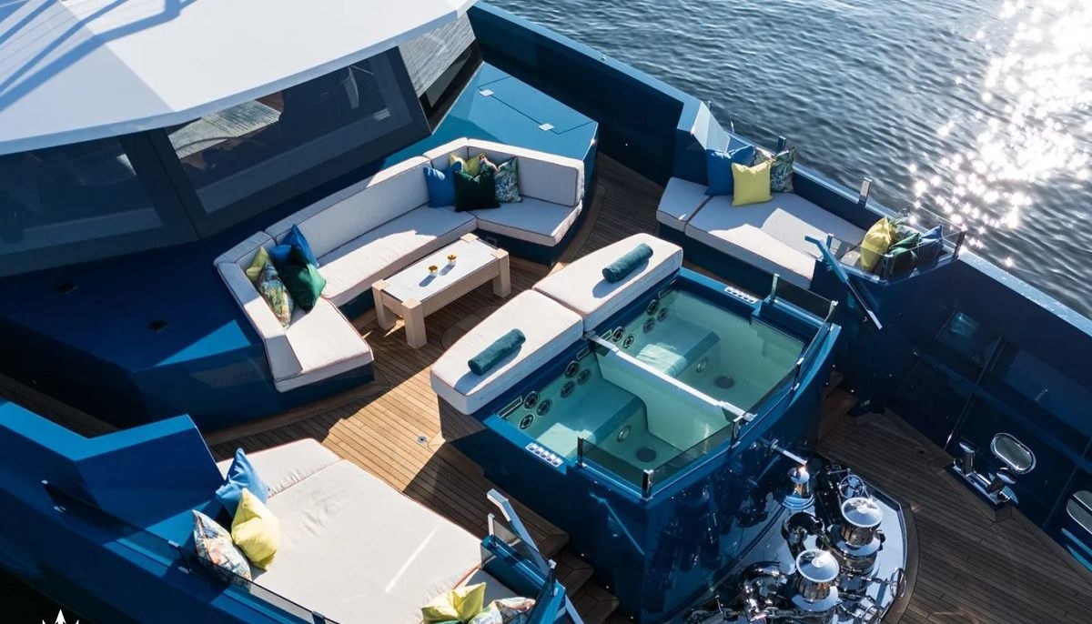 KING BENJI yacht charter 3
