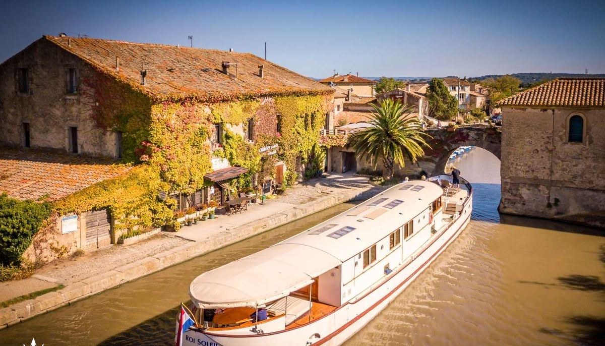 ROI SOLEIL yacht charter 2