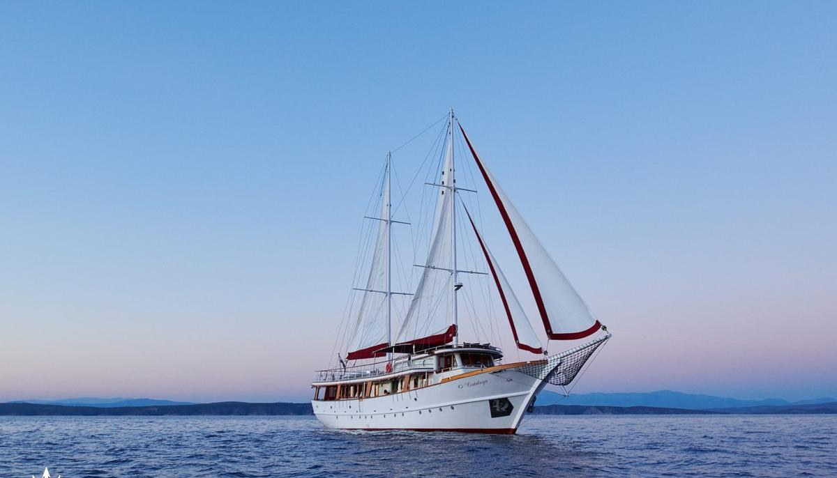 CATALEYA yacht charter 2