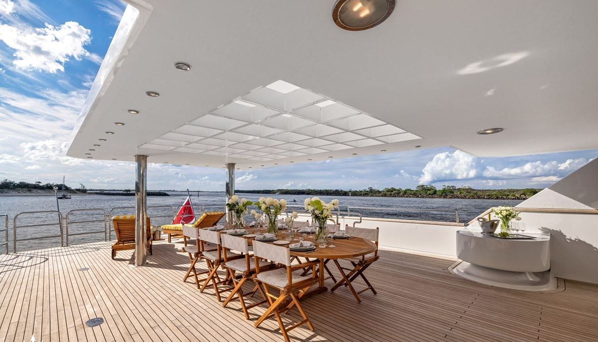 MISTRESS yacht charter 5