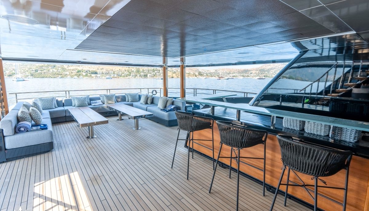 PROVOCATEUR yacht charter 5