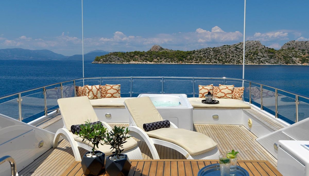 IDYLLE yacht charter 3