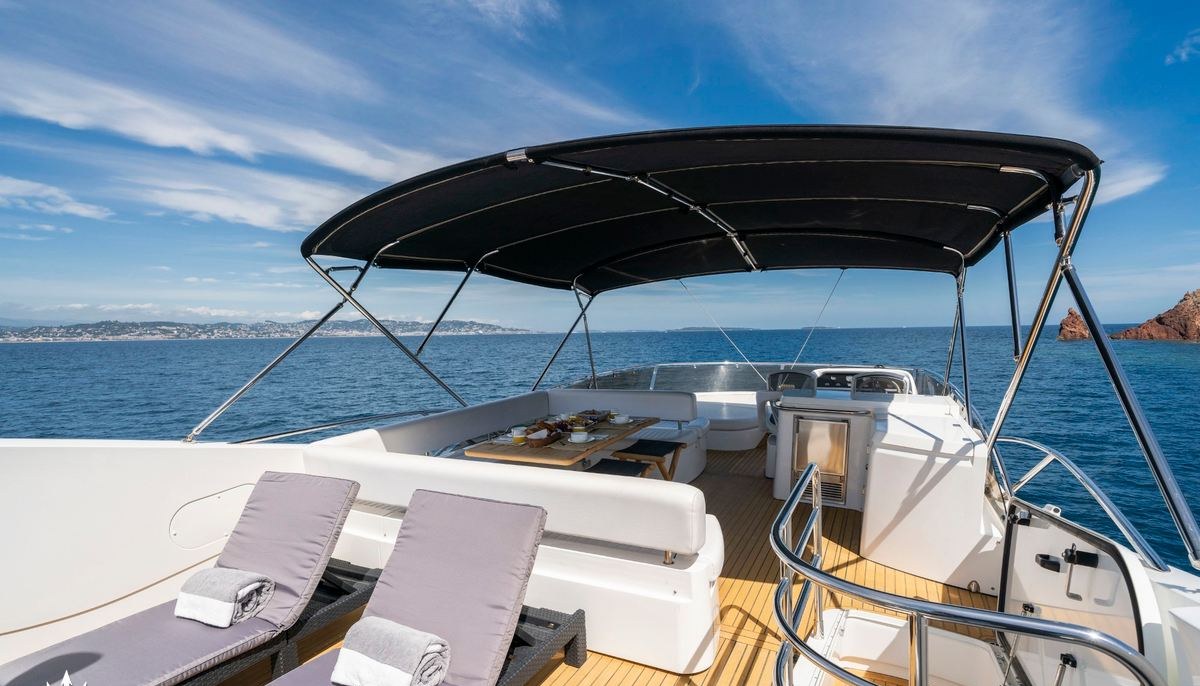 LAZY P yacht charter 4