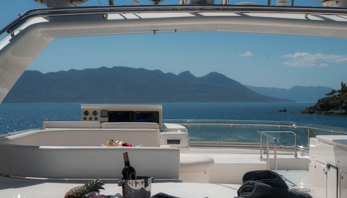 LIDIA yacht charter 3