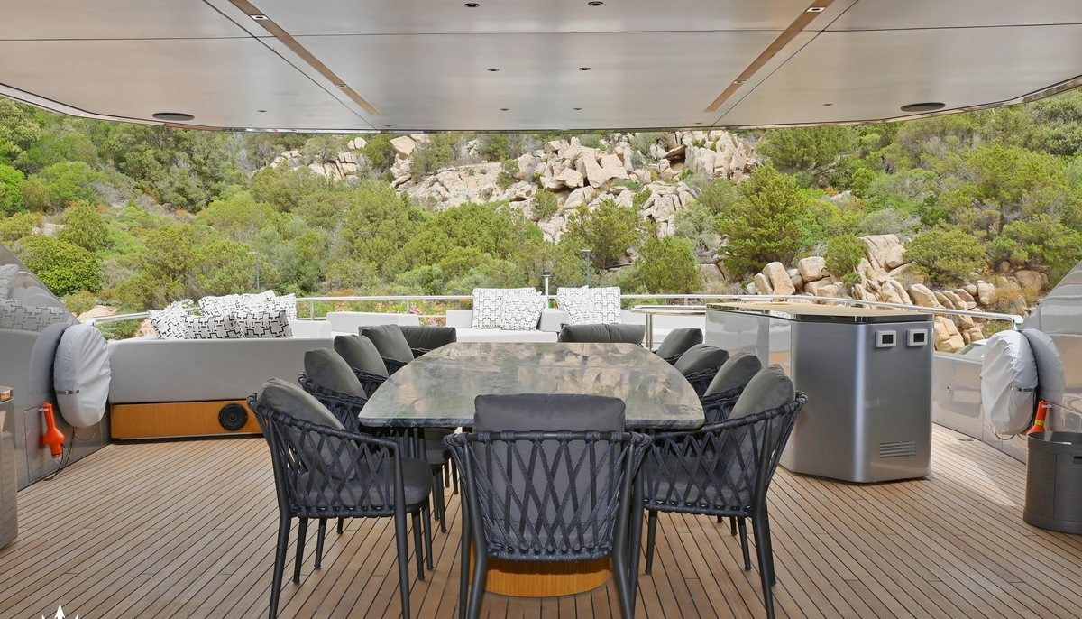ALMA III yacht charter 5