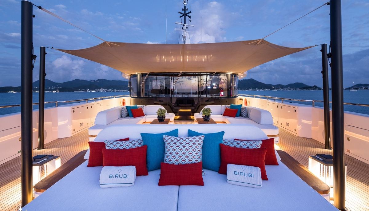 BIRUBI yacht charter 3