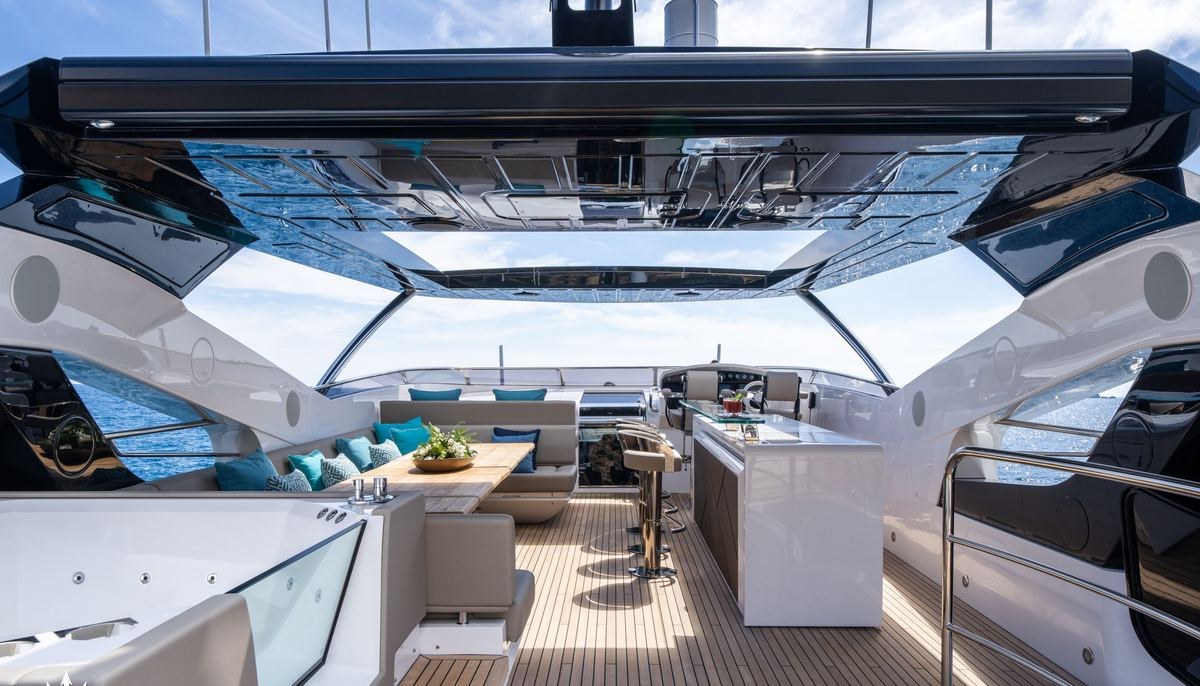 BLUE INFINITY ONE yacht charter 3