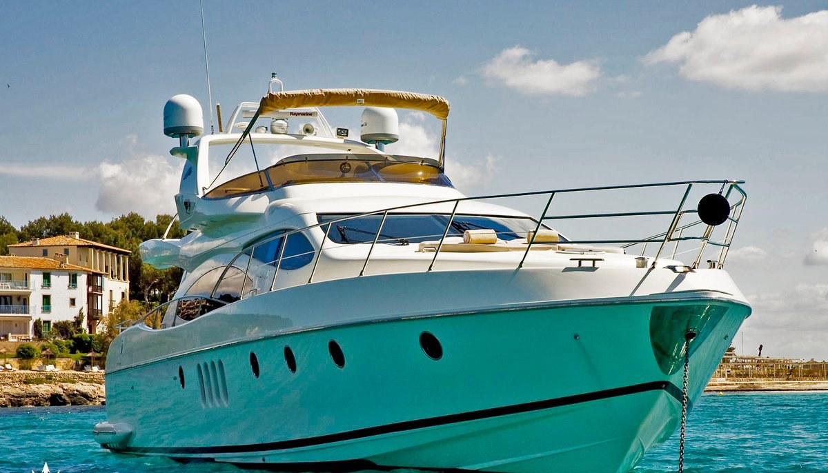 LADY RENEE yacht charter 3