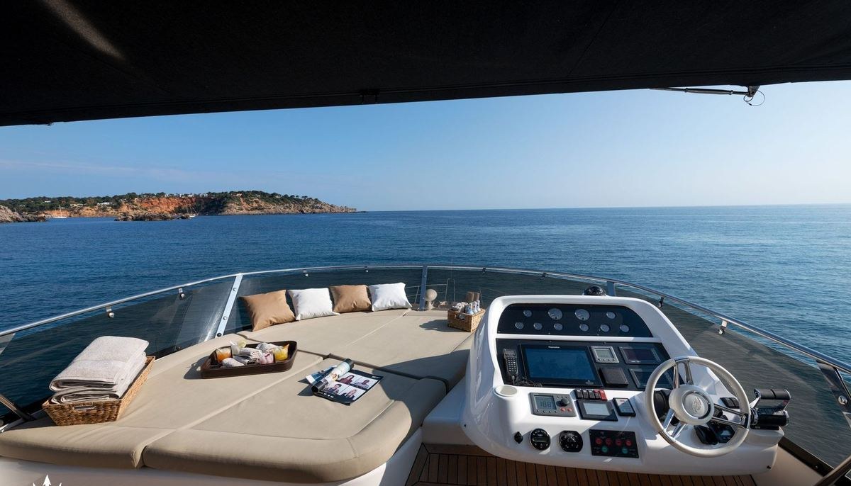 CALA DI LUNA yacht charter 4