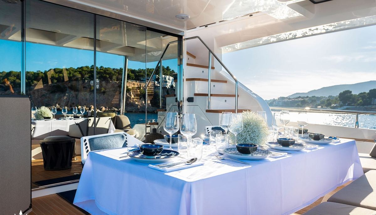 TOMI yacht charter 5
