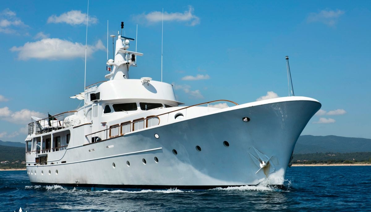 LADY JERSEY yacht charter 4
