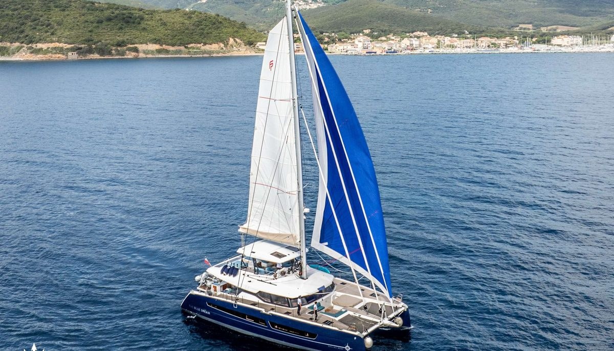 THE BLUE DREAM yacht charter 2
