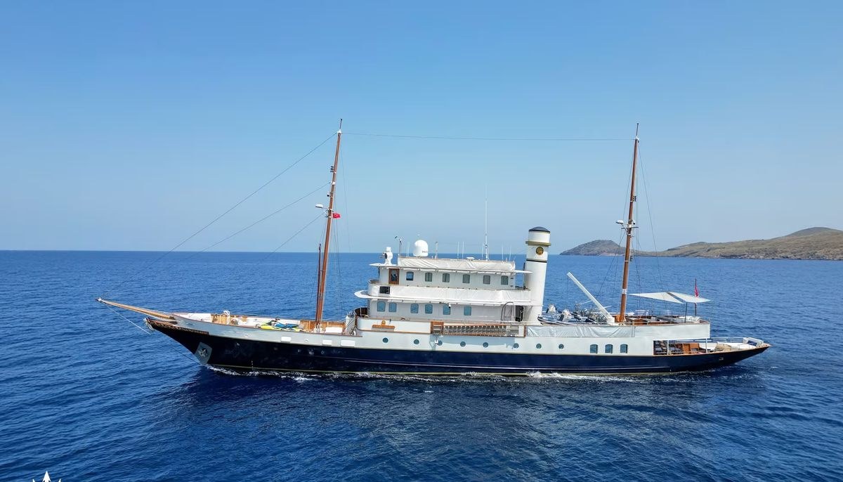 KALIZMA yacht charter 2