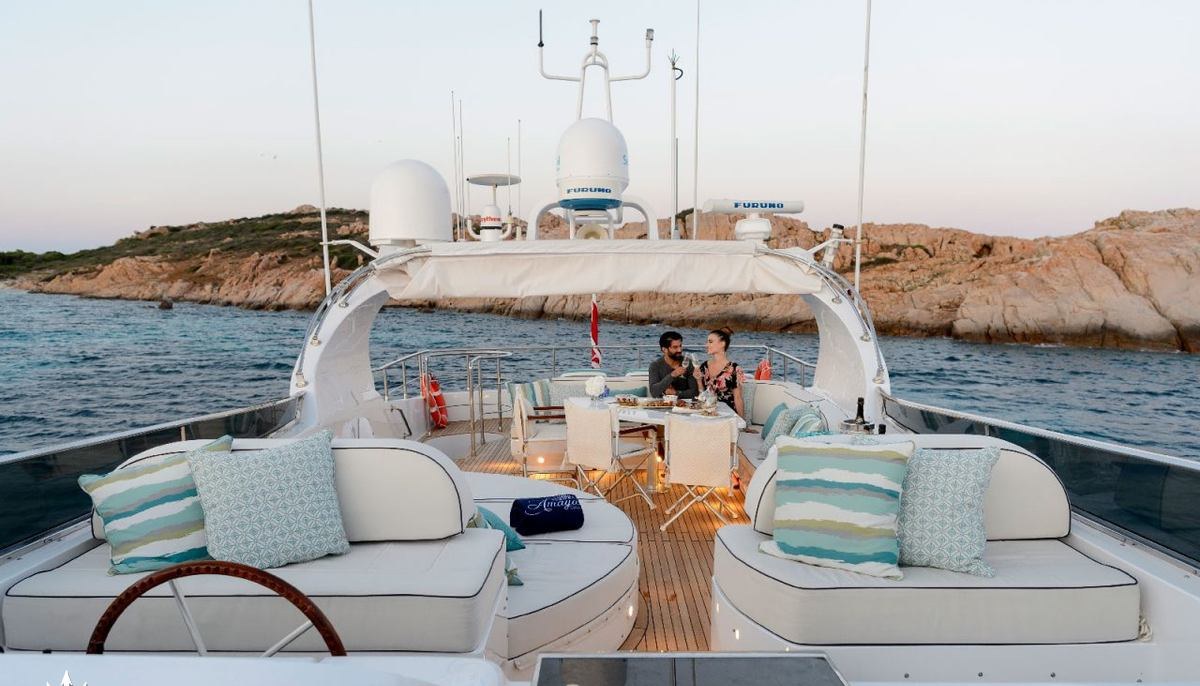 AMAYA yacht charter 3