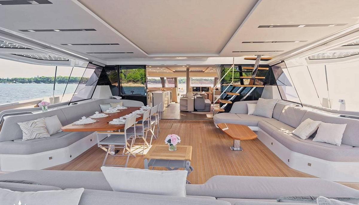 CAPRI yacht charter 5