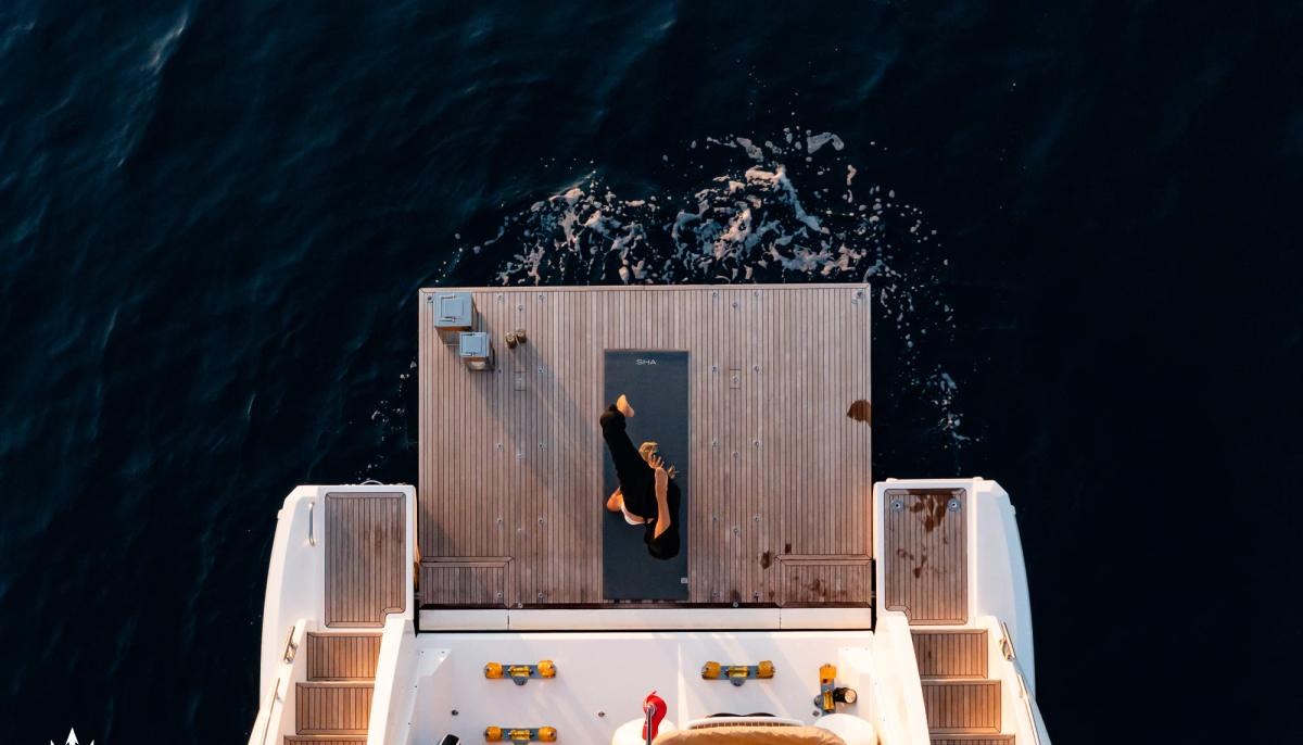 KOMODO yacht charter 5