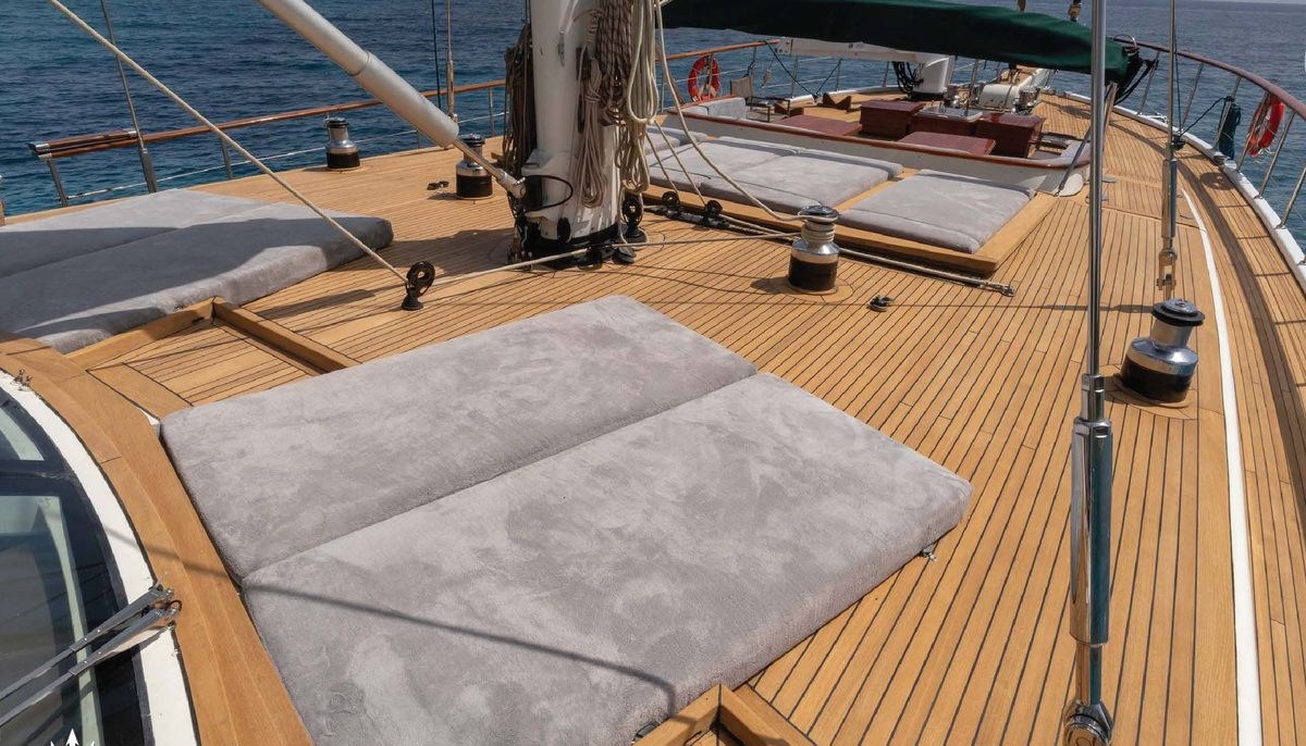 GITANE yacht charter 3