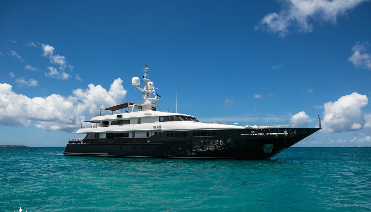 MARIU yacht charter 3