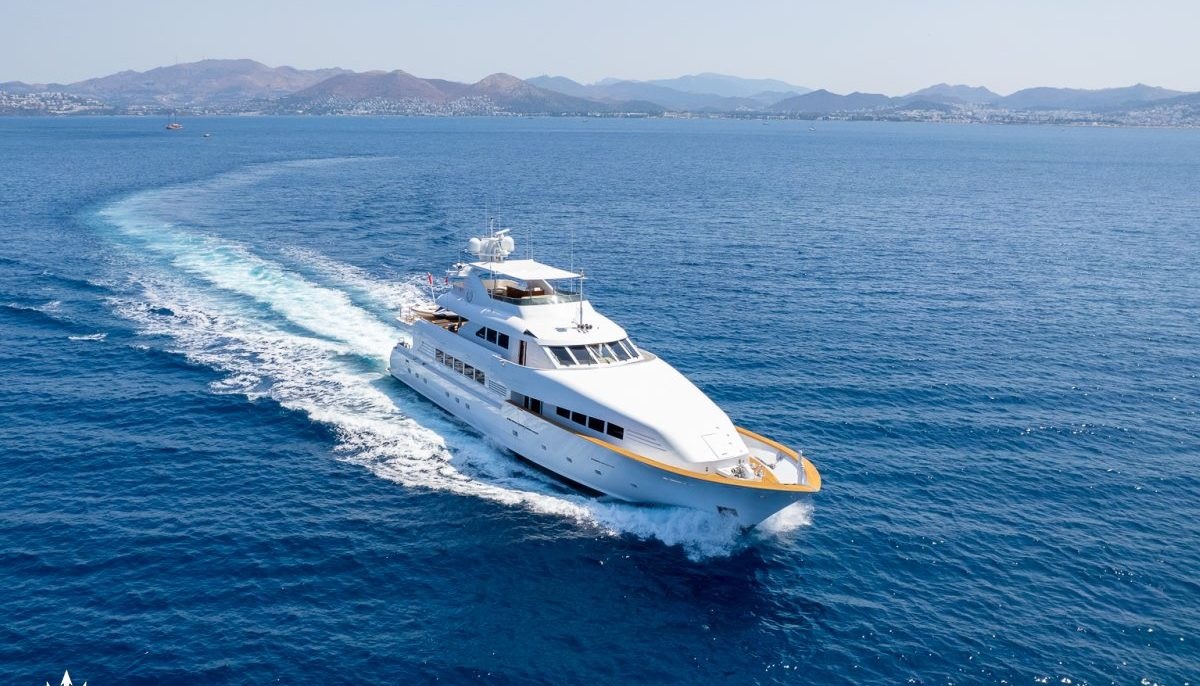 MERVE yacht charter 3