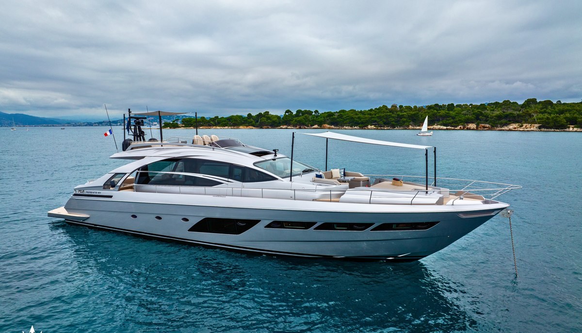 CHERRY yacht charter 2