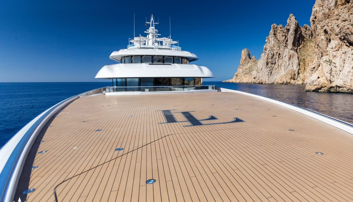 LADY LARA yacht charter 3