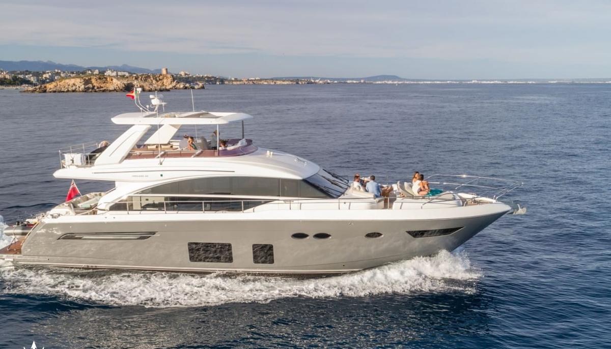 FREE SOUL yacht charter 2