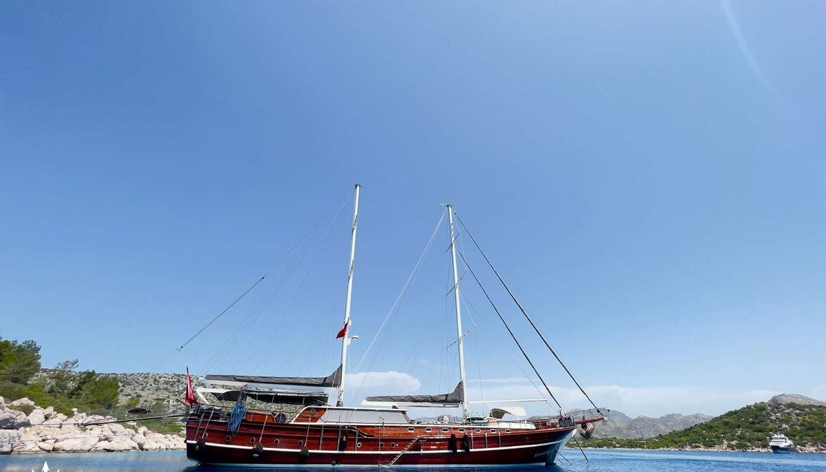 KAPTAN MEHMET BUGRA yacht charter 2
