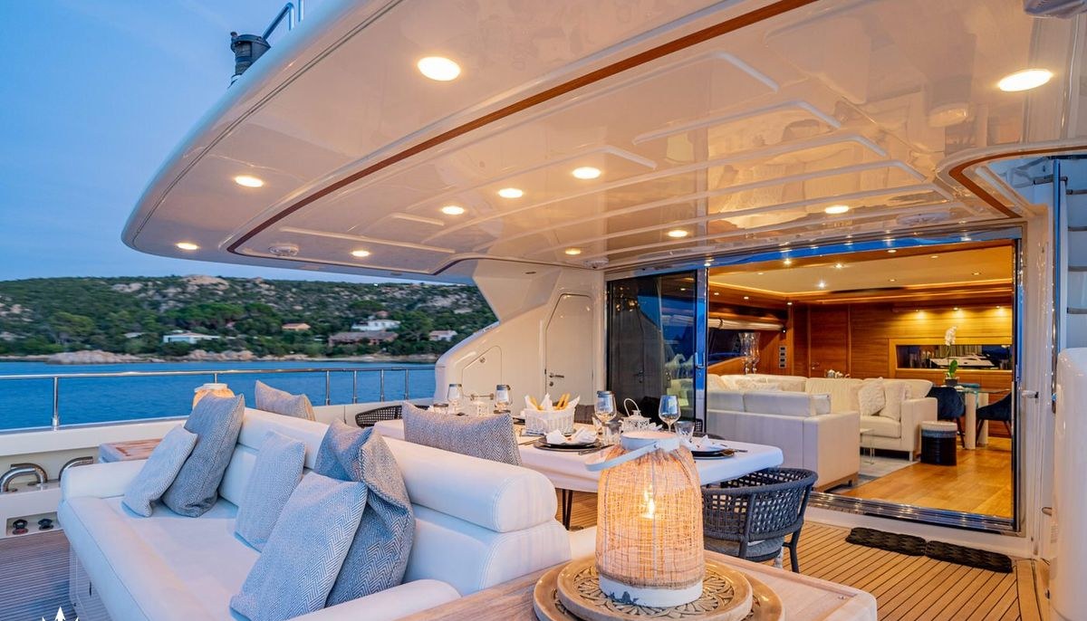 ETHNA yacht charter 5