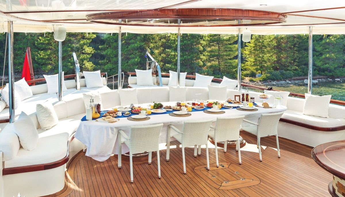 HALCON DEL MAR yacht charter 4