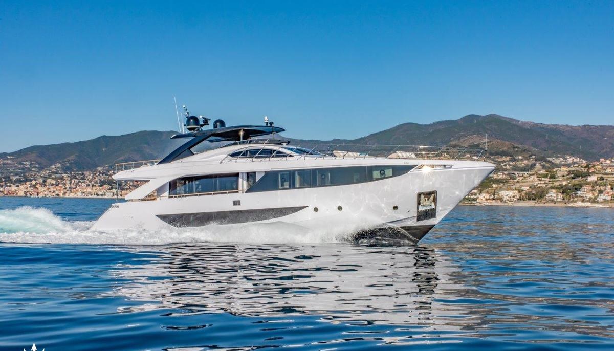 BACCARAT yacht charter 2