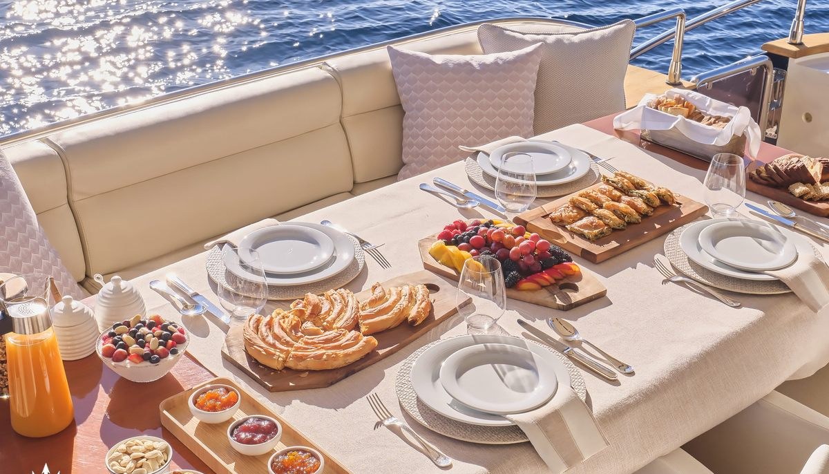 ANLIA yacht charter 5