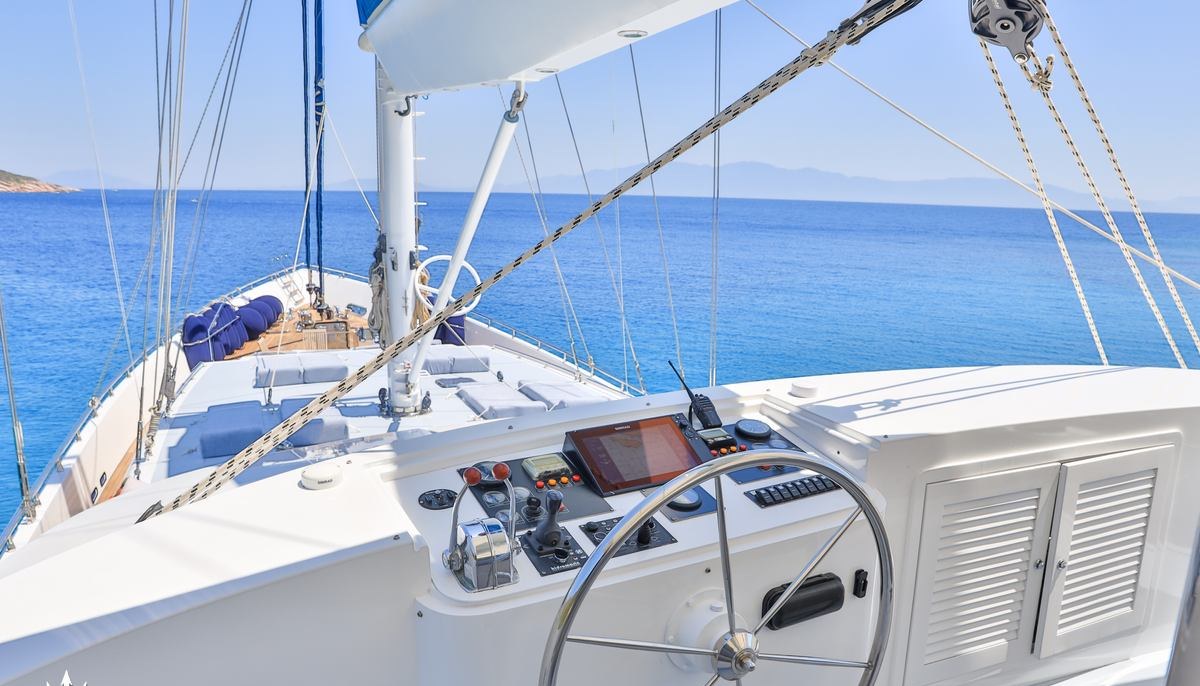 CANARIA yacht charter 3