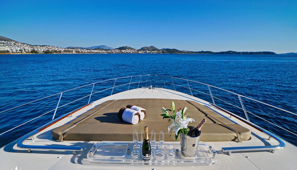 SEA U yacht charter 3