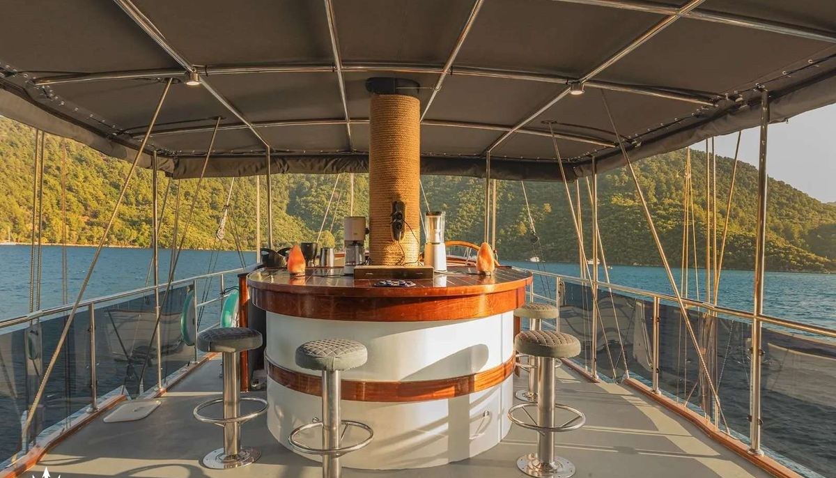 MIO VENTO yacht charter 5