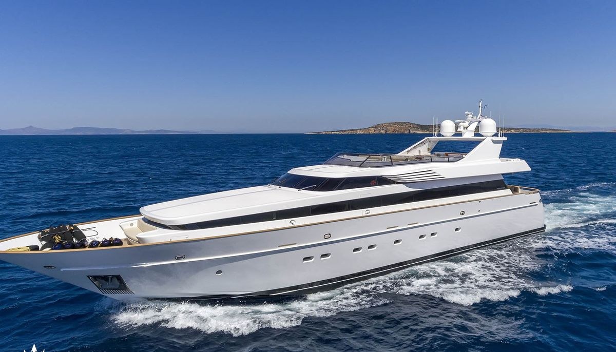 ALEXIA yacht charter 2