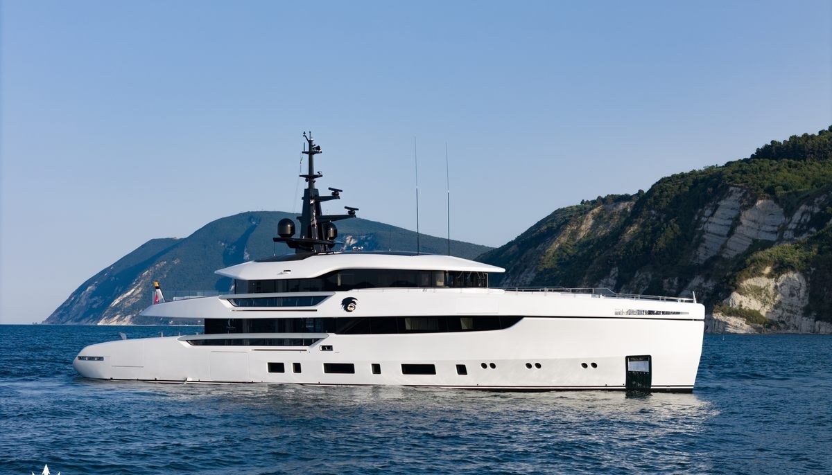 NIGHT FURY II yacht charter 5