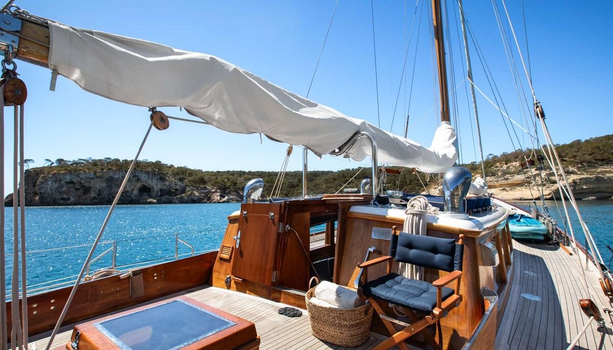 GAEL I yacht charter 3