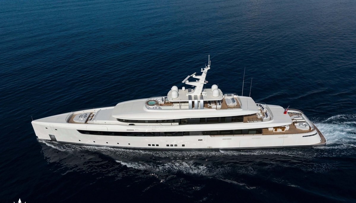 LASATA yacht charter 2
