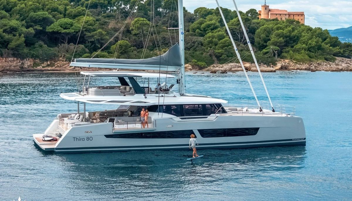 CAPRI yacht charter 2