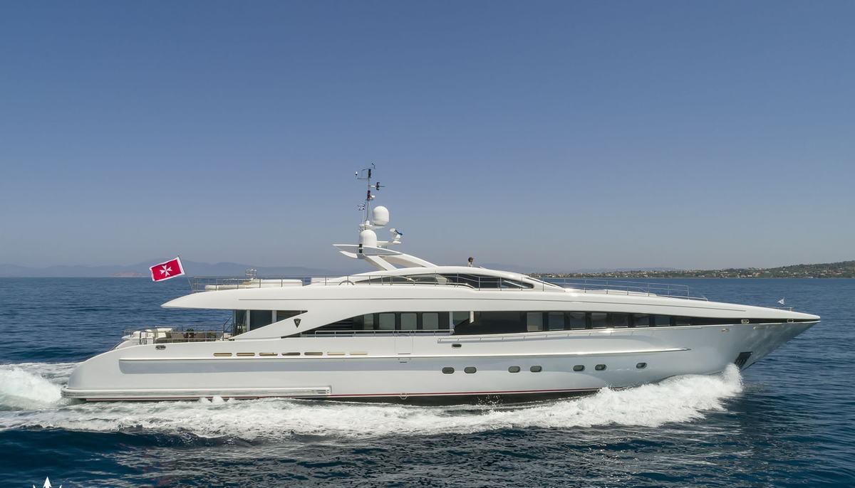 L'EQUINOX yacht charter 2