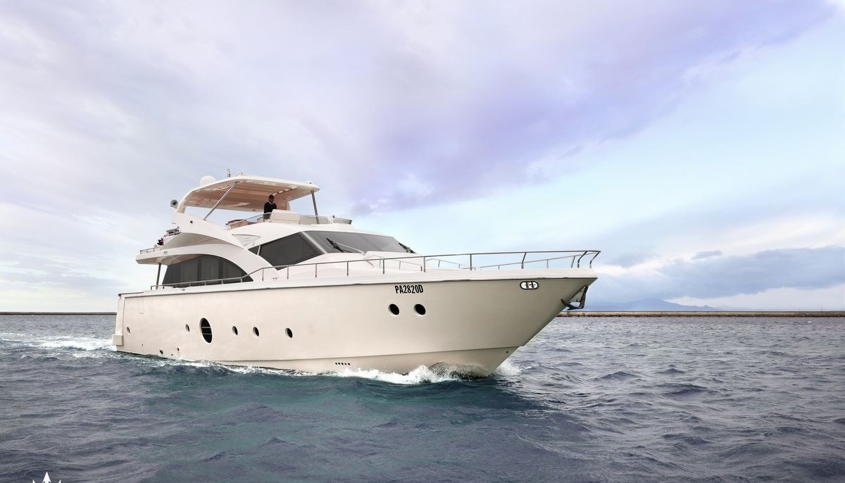 QUESTA È VITA yacht charter 2