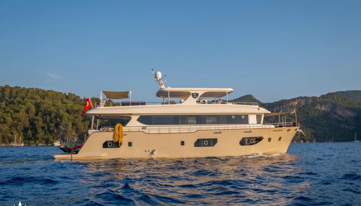 LYCIAN DREAM yacht charter 2
