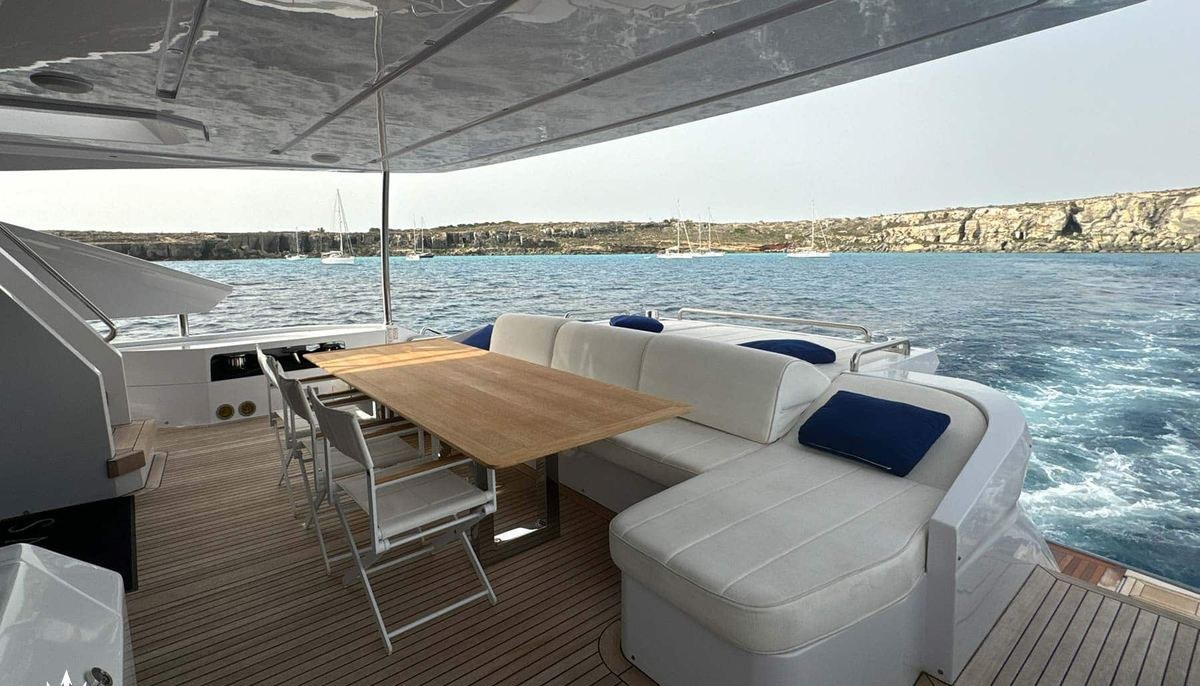 ALTVS yacht charter 5