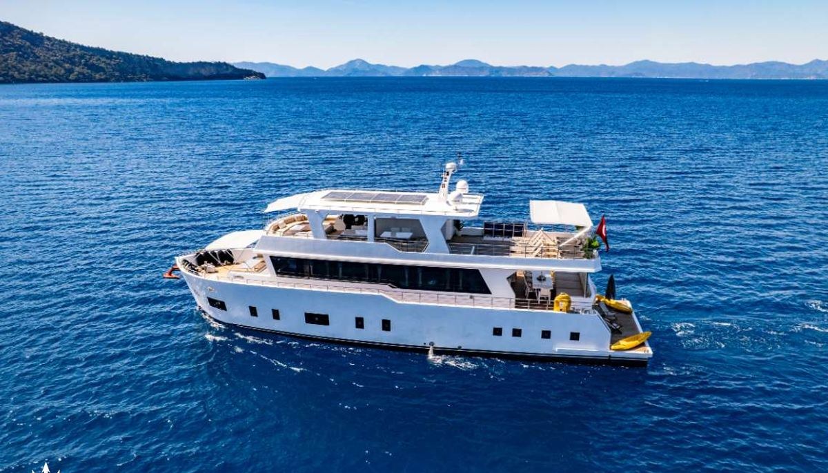LILA yacht charter 2