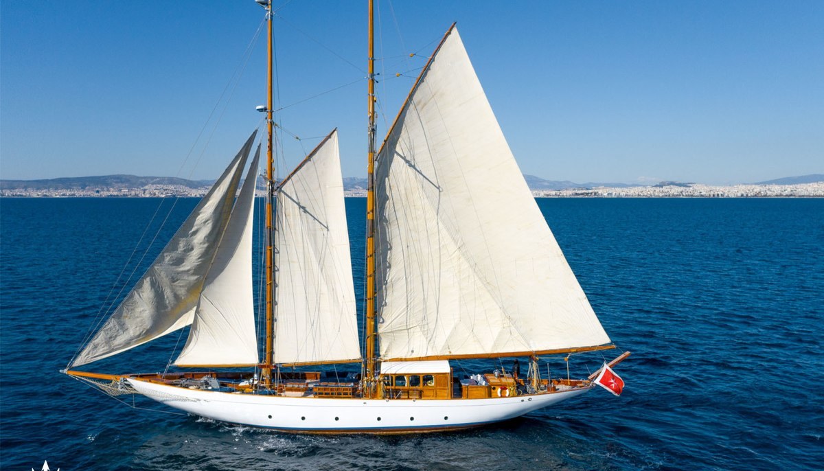WEATHERBIRD yacht charter 2