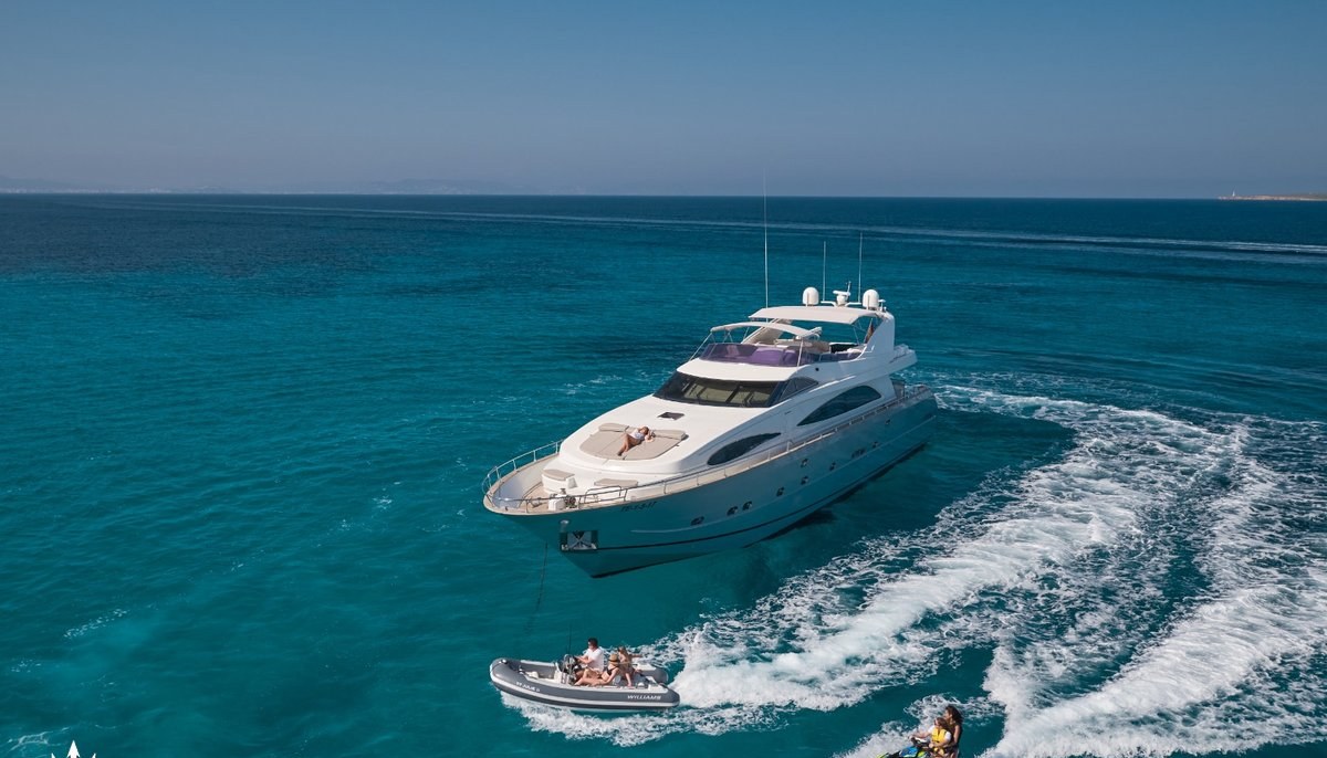 KIAWAH II yacht charter 2
