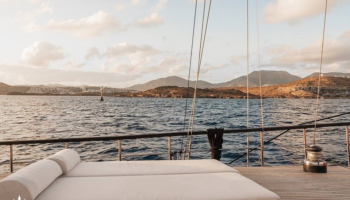 MY LOVER yacht charter 4
