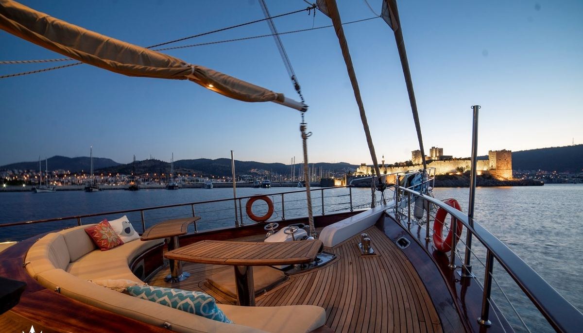 ARABELLA yacht charter 3